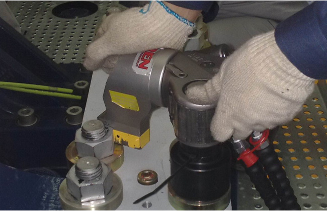 驱动型液压扭矩扳手