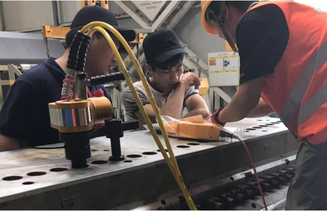 驱动型扭矩液压扳手