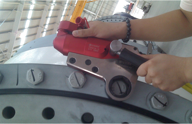 中空型液压扭矩扳手